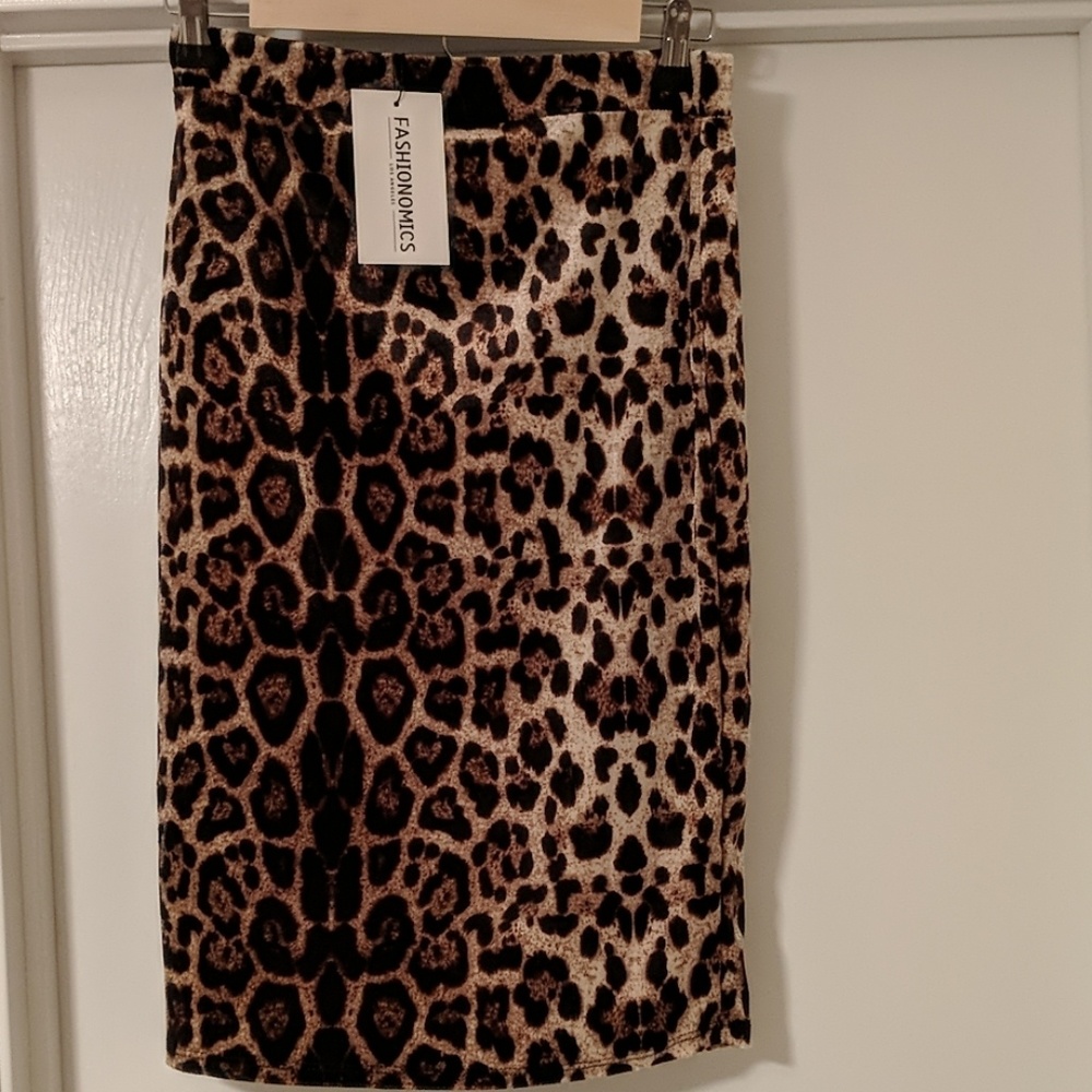 Leppard printed pencil skirt